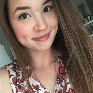 Meet your Posher, Alexandra